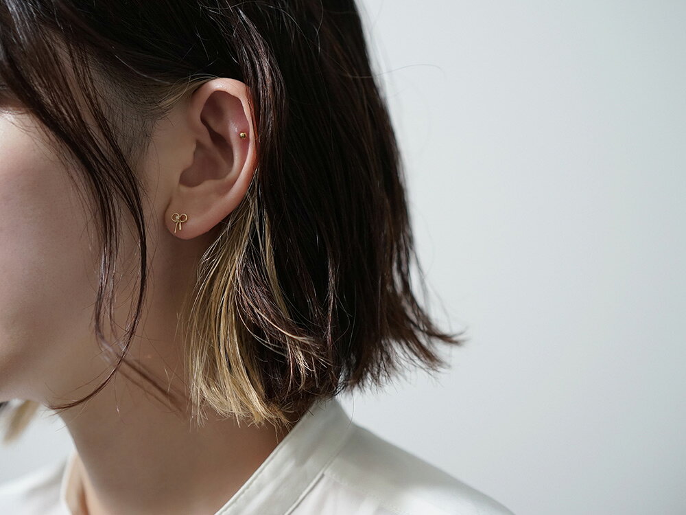 K18 ダイヤモンド リボン ピアス 恋に効く!?可愛いリボンが付いた、ラッキーアイテムです レディース スタッドピアス ダイヤ ピアス 可愛い 甘め 18k 18金 ゴールド ダイアモンド プレゼント 女性 ギフト 金属アレルギー ラパポート