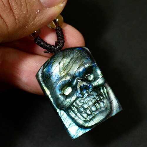 【一点物】ラブラドライト ヒューマン スカル（骸骨） カービング（彫刻）水晶 ネックレス 長さ調整可能【送料無料♪】