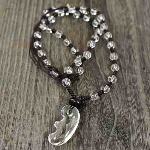 獣形勾玉天然水晶ネックレス長さ調整...