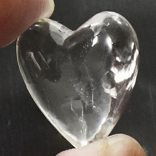 【一点物】ガネッシュヒマール産 ヒマラヤ水晶 ハート 彫刻 クリスタル クォーツ 6．0g【メール便対応可】￢