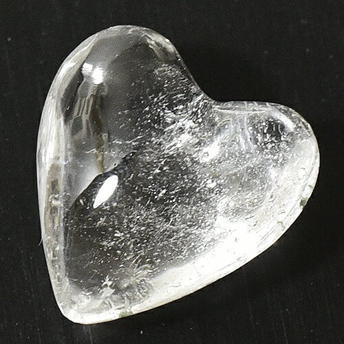 【一点物】ガネッシュヒマール産 ヒマラヤ水晶 ハート 彫刻 クリスタル クォーツ 4．1g【メール便対応可】￢