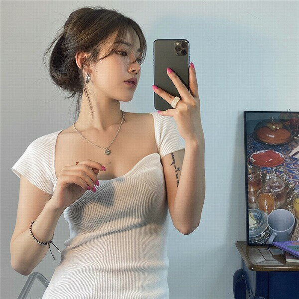 SNSで大騒ぎ キレイめ おしゃれ 無地 半袖 セクシータイトスリム Tシャツ