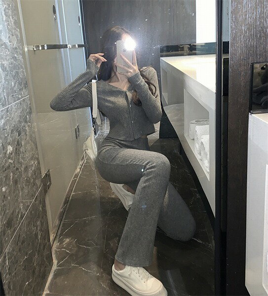 2点セット 短いスタイル ハイウエスト フレアパンツ ニットトップス