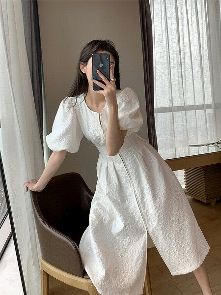 大人気商品 売り切れ続出！ INSスタイル気質 女神 パフスリーブ ジッパー ロングスカート 大きい裾 気高い