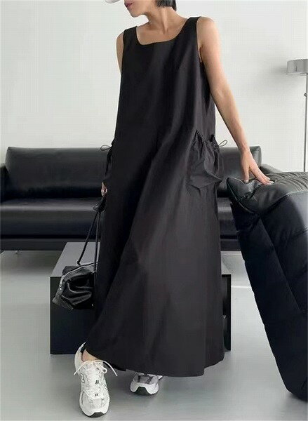 スクエアネック 袖なし 大きなポケット ロングスカート ベストワンピース ジャンパースカート