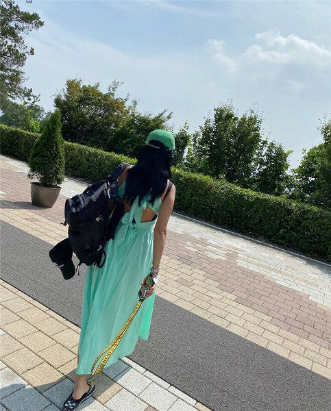 デザイン ニッチ Vネック 背透けて 袖なし 蝶結び リバーシブル サスペンダー ワンピース