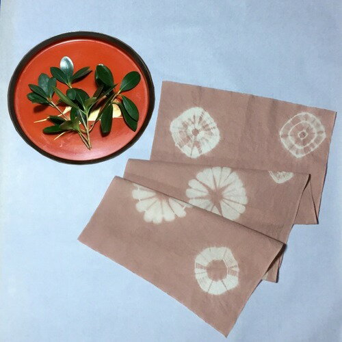 モッコク染め手ぬぐい (Hand towel with Bokusou dyeing) モッコク染め手ぬぐい (Hand towel with Bokusou dyeing)