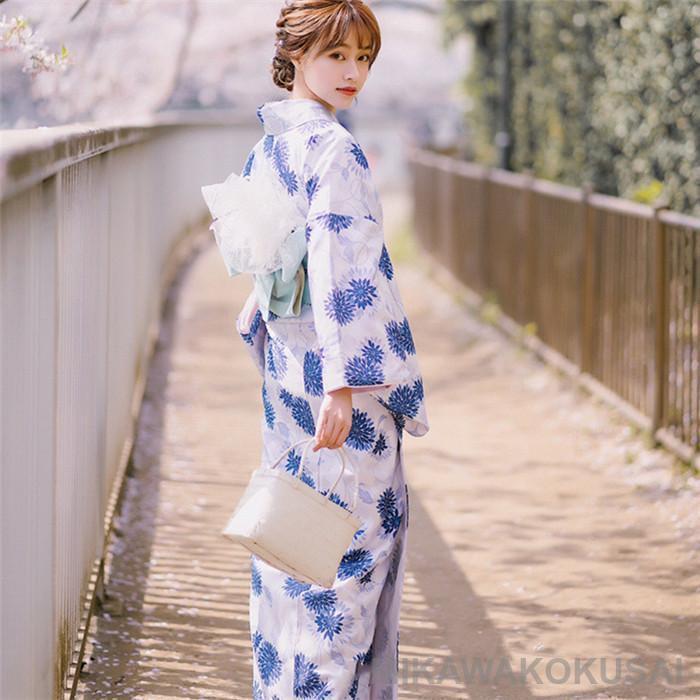 facial salon RAPPORTの浴衣 レディース 花柄 和服 浴衣 女性用 コスチューム 浴衣 可愛い 和装 和風 着物 祭り 盆踊り プレゼント 花見 祭り 浴衣セット ゆかた｜アングル3
