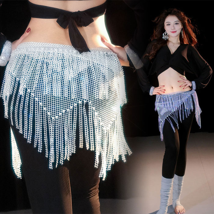 商品 ダンス衣装サイズ適用ウエスト60cm-90cm色 ワインレッド ブラック パープル ホワイト シャンパン素材ポリエステル ■ご購入前に必ずお読みください 色・サイズについて ・寸法はスタッフが商品を平置きにし、外側から採寸したサイズです。 メジャーでの採寸のため、多少の誤差がある場合がございますがご了承ください 。 ・商品写真はできる限り実物の色に近づけるよう徹底しておりますが、 お使いのモニター設定、お部屋の照明等により実際の商品と色味が異なる場合がございます。 商品について ・生地を織る際に糸の継ぎ目や多少のほつれ等が生じる場合がございますが品質上の問題はございませんのでご了承ください。 ・生地のカッティングにより画像と異なる場合がございます。 同商品、同色におきましても色(染料)やロットによって伸縮性・伸び率、裁断上ずれなどが生じてしまう現象があります。 商品の取扱いについて ・お手元に届いた商品は必ず袋から取り出し、なるべく密閉は避け風通しの良い場所で保管して頂くようお願い致します。 ・漂白剤のご使用はお避けください。 ・商品によってはシワが付きやすく、畳みジワ、折りジワなどが強く出る場合がございます。 ・生地の特性上、匂いが強く感じられるものもございます。数日のご使用や陰干しなどでほとんど感じられなくなります。◆ ご了承いただきたいこと◆ 商品によっては、メーカー終売（廃盤）や欠品等により、ご希望の商品をご用意できない場合、 またはお届けが遅れる場合がございます。 その際、当方よりメールにてご連絡を差し上げま すが、あらかじめご了承下さいますようお願い致します。　以上を、ご了承の上お買い求め下さいませ。