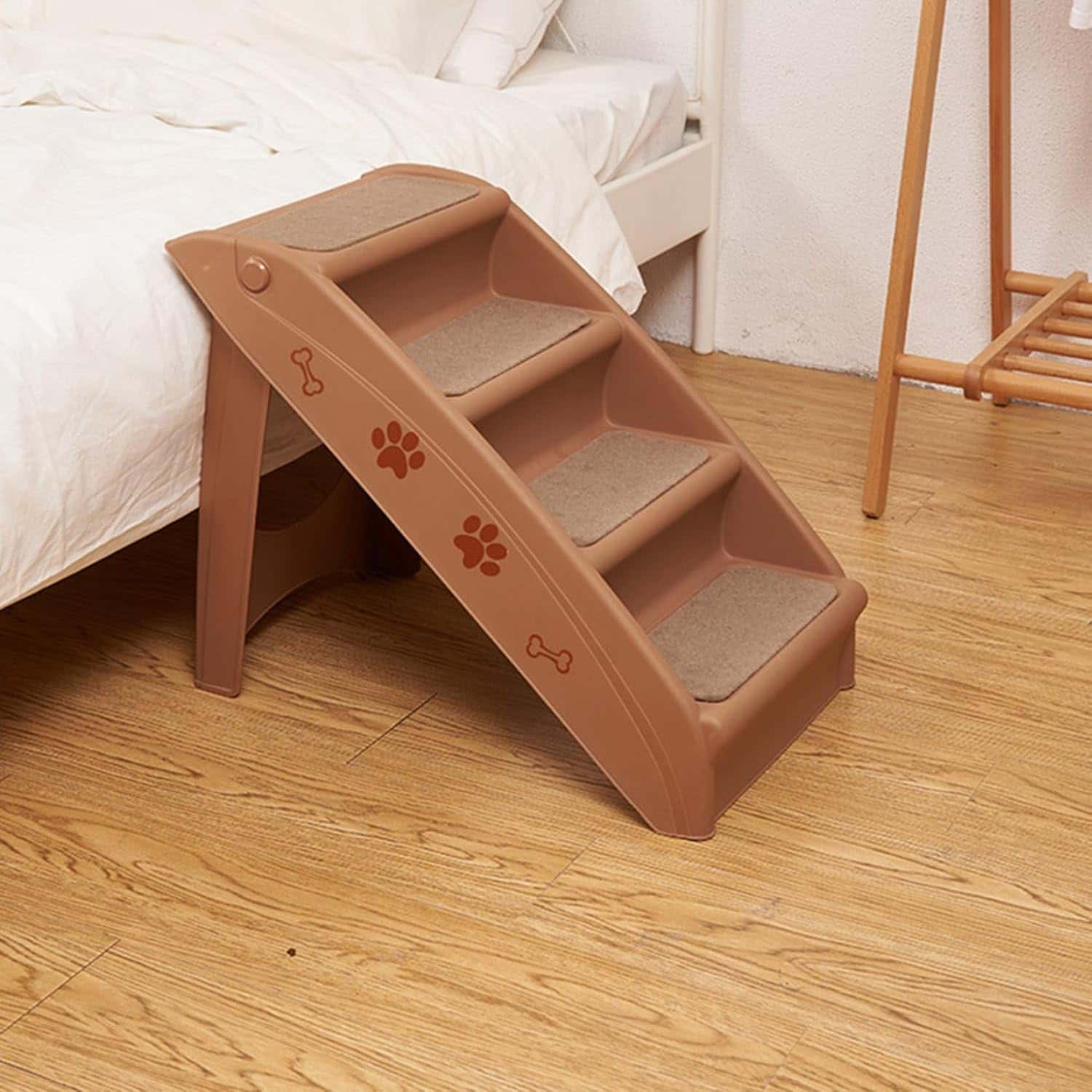 - カラー: カーキ- サイズ: 61cm (長さ) × 47.5cm (幅) × 38cm (高さ)- 重量: 約2.1kg- 耐荷重: 55kg- 軽量で収納便利、折り畳み式- 取り付けが簡単、工具不要でスムーズに使用可- カーペットは取り外し可能で清掃が簡単- 柔らかく、ペットの足を傷つけない- 堅牢なプラスチック製、耐久性に優れる- 両側に落下防止機能付き- ステップに滑り止めマット付きで安全性向上- 踏み台下にも滑り止めマットあり- 使用前にペットをフードで誘導することを推奨- 支え部はプラスチック製で、人の体重は支えられません- 保証期間: 1年間 (人為的損傷は除外)- 適用対象: 小型犬 (プードル、チワワ、ダックスフンド等)- 特徴: 素材、耐久性、通気性のある弾力素材 メーカー希望小売価格はメーカーカタログに基づいて掲載しています