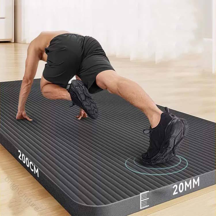 極厚15mmで膝腰にやさしい200×90cmのBIGサイズメンズ用ヨガマット。幅広設計とNBR...