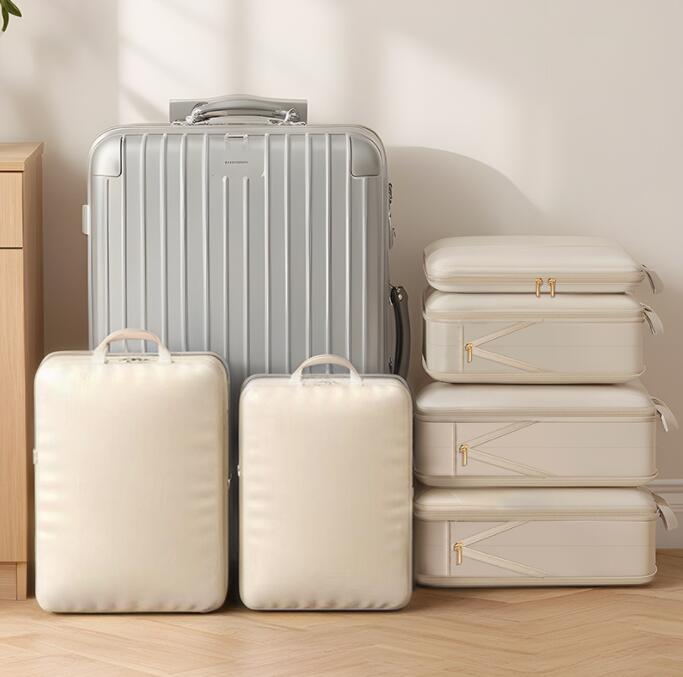 商品詳細 商品内容 バッグ 商品特徴 バッグ 仕様 付属品：無し 素材:ポリエステル 生産国：中国 サイズ サイズ（cm）： 写真のとおり ●形、色、質感が、商品ページ上と実物で異なって見える場合がございます。予めご了承くださいませ。 商品について： ※製造中（縫製、染色など）により商品において色味や柄、サイズに若干の誤差や、生地を織る際に糸の継ぎ目や多少のほつれ等が生じる場合がございますが、品質上の問題ではございませんのでご了承の上お買い求めくださいませ。 ※手作り商品でございますから、画像と若干異なる場合も御座います。 ※モデルに使用している小物、アクセサリ等はセット内容に含まれません。 ※発送上の状態によって商品がシワになる場合がございます。予めご了承くださいませ。 発送について： ※商品以外で、メーカーから取り寄せを致しますので、7日間前後お時間を頂いております。 ※確認、配送状況、休日を間にする事により、予定より遅くなる可能性がございます。 ※当店ではラッピングのサービスを行っておりません、ご了承くださいませ。 メールについて： ※メール返信とご注文対応は、平日10：00〜18：00頃に対応しております。 ※携帯メールでの登録は迷惑メールによりメールが届かない場合がございます。 返品について： ※返品ご希望の際は商品到着から7日以内に必ず当店までご連絡をお願いいたします。 ※ご連絡がない場合の返品はご遠慮ください。 ※ご連絡を頂けましたらスムーズに対応できますので、ご協力いただけますようお願い申し上げます。送料について※★複数、追加可、何点でも同梱配送は可能です。北海道・沖縄・離島への配送は商品によって異なる別途送料がかかります。 メーカー希望小売価格はメーカーカタログに基づいて掲載しています