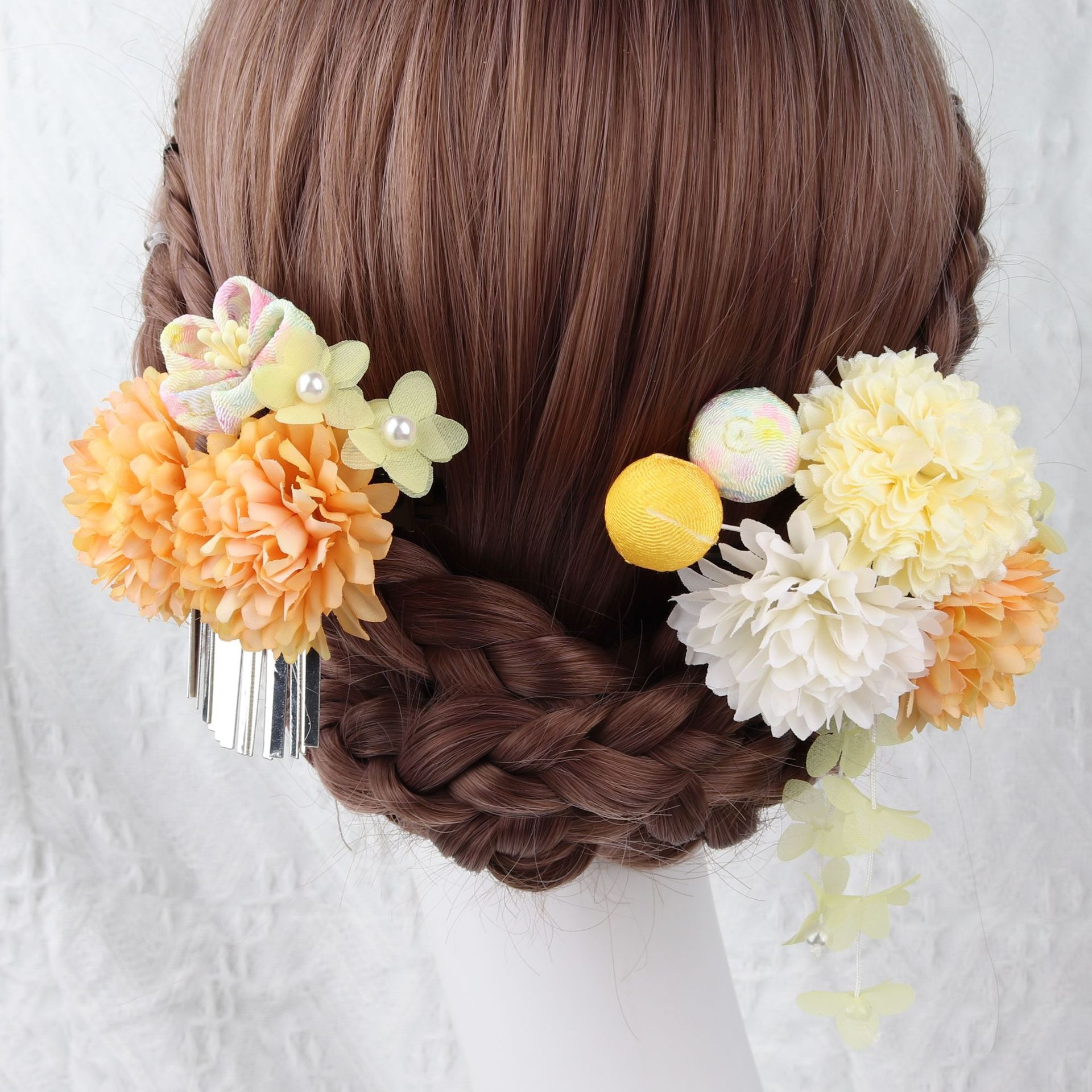 商品説明 商品内容 ヘアアクセサリー 素材 ポリエステル繊維 生産国 中国 サイズ フリーサイズ 注意書き ※商品写真は、できる限り現品を再現するように画像処理などの補正を行っておりますが、ご利用のモニターや環境により差異が生じます。予めご了承ください。 ※生地の特性上、多少ニオイがある場合がございますが、日陰干しで数日干していただくか、あるいは数回ご使用していただく間に、 ニオイは気にならなくなります。 ※上記の数値は、実測によるものです。多少の誤差はご容赦ください。 ※仕様は予告なく変更される場合があります。（ご使用に差し支えない程度） その他 納期：至急ご利用頂く場合は事前にメールでご連絡お願いします。 　 メーカー希望小売価格はメーカーカタログに基づいて掲載しています