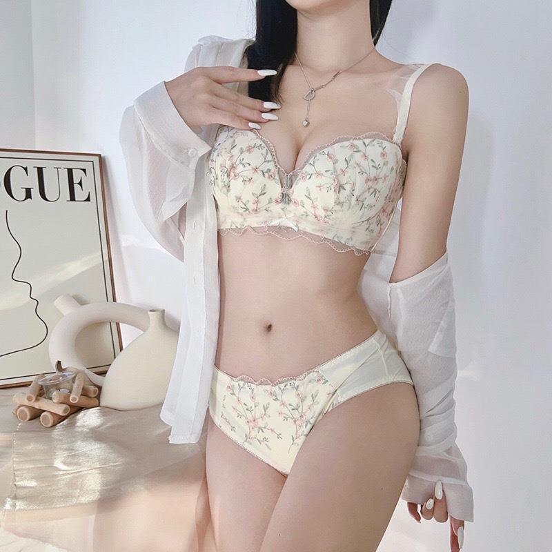 ブラジャー ファッション シムレス下着 ブラジャー ナイトブラ 補正下着 小胸 ノンワイヤー ブラジャー..