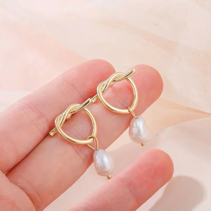 プレゼン 卒業式 入園式 結婚式 インスタ映え OL おしゃれ 可愛い ハート ロング パール 金属アレルギー対応 ピアス レディース