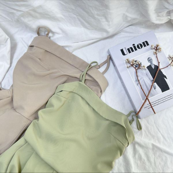 キャミサロペ　オールインワン　キャミソール　コンビネゾン　ロンパース　ハイウエスト　フレア　オーバーオール　サテン　キャ