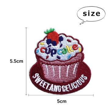 カップケーキ ワッペン 刺繍 アイロン接着 縦5.5cm×横5cm ケーキ スイーツ sweet 食べ物 アイロンワッペン 手芸 かわいい おしゃれ わっぺん アップリケ あっぷりけ wappen