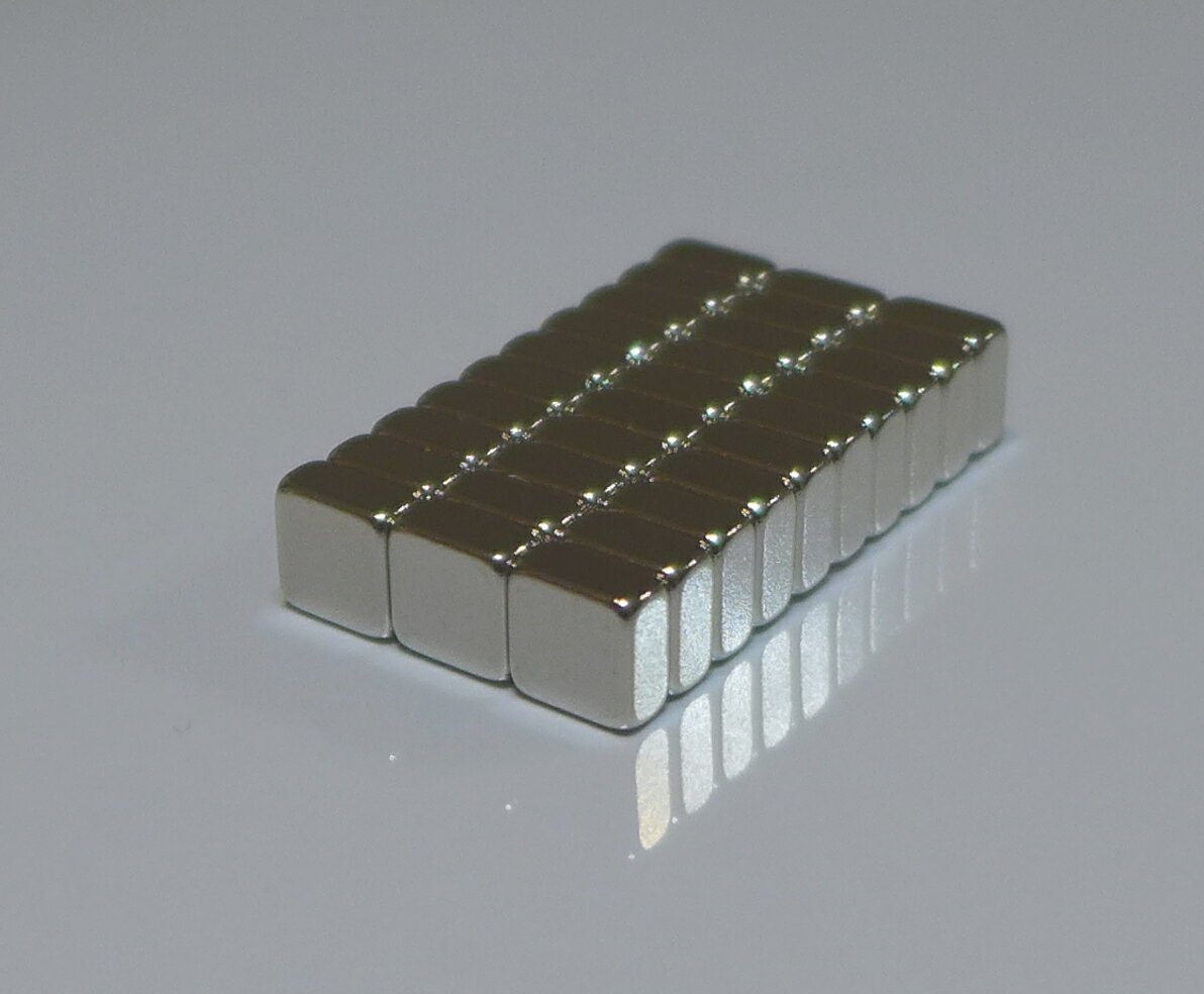 ネオジム磁石25.4mm×6.4mm×6.4mm(N35) 30個ネオジウム 超強力 マグネット　強力磁石　永久磁石　いろいろ使えますリール改造・燃費アップ・フィギア・プラモデル・日曜大工・工作・DIY・紙留め・実験