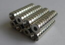 ネオジム磁石 皿穴φ10mm×3mm(N35) 80個セット超強力 マグネット 強力磁石皿ネジで固定できるのでいろいろ使えます。木工・プラモデル・日曜大工・工作...