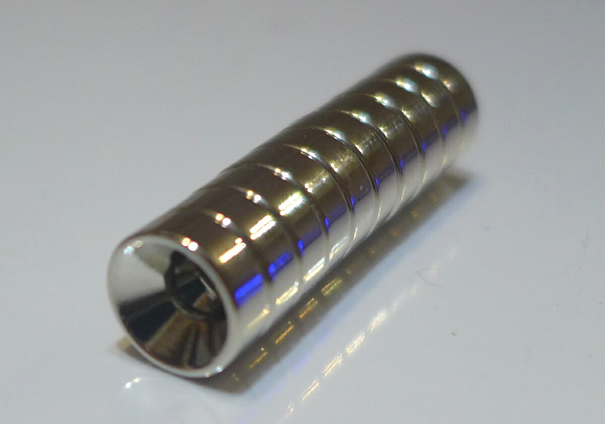 ネオジム磁石 皿穴φ15mm×4mm(N35) 10個セット超強力 マグネット 強力磁石皿ネジで固定できるのでいろい..