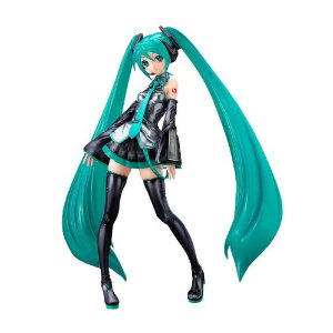 キャラクター・ボーカル・シリーズ01初音ミクが、1/7スケールのボリュームでマックスファクトリーより登場！！PCソフトパッケージのイラストポージングをそのままに、細かい皺など衣装の緻密な表現にこだわり立体化しました。バーチャル・アイドルの名に相応しい、透明感のある作品です。全高:約220mm素材 ： PVC(C)Crypton Future Media, Inc. ALL RIGHTS RESERVED