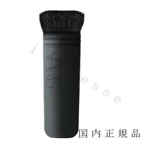 メ—カー NARS 商品名 イタ　カブキブラシ 内容量 フェイスブラシ 商品説明 薄くフラットな形状の角度をいかして、立体感を出したり、ハイライトを入れるのに適しています。 区分 ルームスプレー