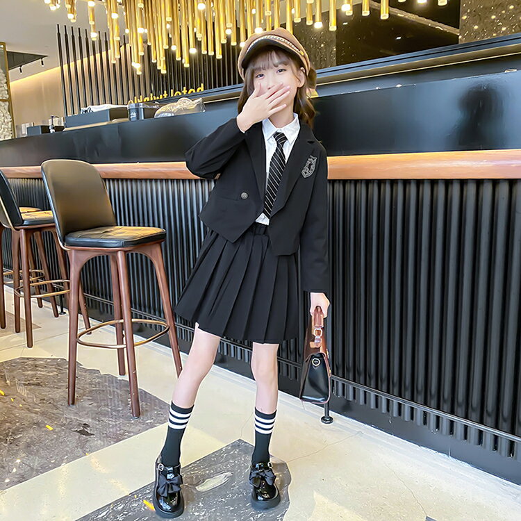 小学校入学式 スーツ キッズ 女子制服4点セット 120 130 140 150 160 170 ジャケットあり制服 スカートスーツ ジュニアスーツ 可愛い プリーツスカート ネクタイ付 JK制服 学校制服 女の子スーツ 卒業式 入学式 学園祭 お受験 七五三 結婚式 発表会 黒 灰 カーキ ラシニコ 2