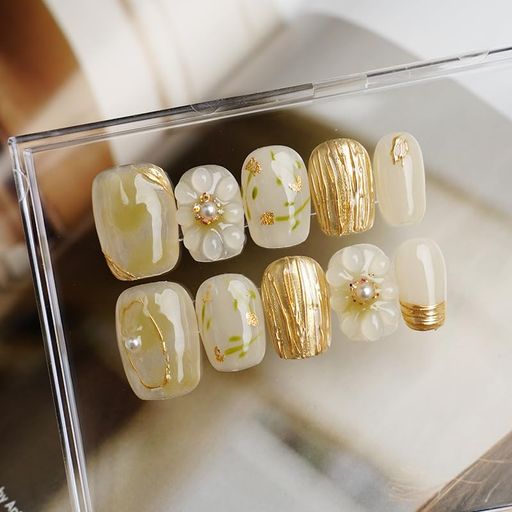 LemiVibe·「琥珀ノ花」ネイルチップショート短め黄100%ハンドメイド貼るだけネイルつけづめつけ爪春可愛い韓国花袴ジェルネイルネイルシールセルフネイルネイルステッカーおうちネイル…