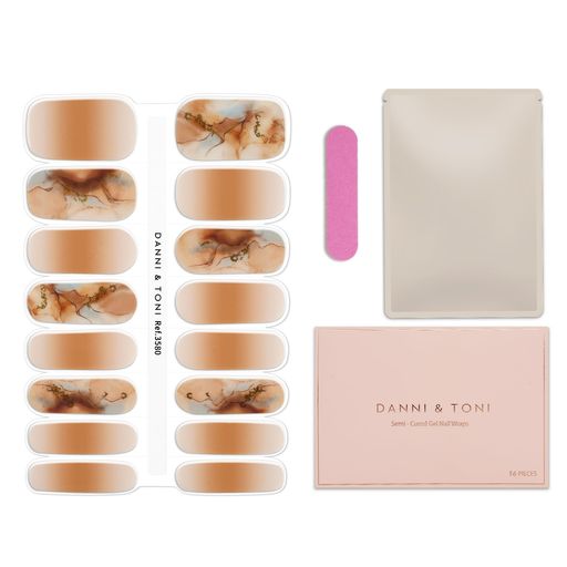 【数分でサロン級に仕上がるジェルネイルシール】DANNI&amp;TONIネイルシールは100%液状ジェルを60%硬化させたシールタイプの新素材ジェルネイルです。ベース・カラー・トップとジェルがレイヤーに分かれて重なっているため、UVライトで硬化させることで、キレイな発色と持続力を実現しました。この新感覚の貼るジェルネイルシールを、ぜひご体験ください。 【爪に吸い付く、抜群のフィット感】貼って固めるだけで簡単!ジェルネイルシールは、ジェル素材で伸ばしやすく柔らかいので、爪のカーブにピッタリ貼れます。さらに、UVライトで密着力を強化させるので、ネイルシールが浮き上がるのを抑えます。ちゃんとUVライトを当てたら基本的に2週間くらい持続できます。(※爪の状態や生活習慣によって持ちは異なります) 【爪を傷めずに簡単にオフできるジェルネイルシール】付属のウッドスティックをリムーバーで濡らして、爪の周りから丁寧にジェルネイルシールを取り除いてください。爪の損傷を最小限に抑えて簡単にネイルオフすることが出来ます。