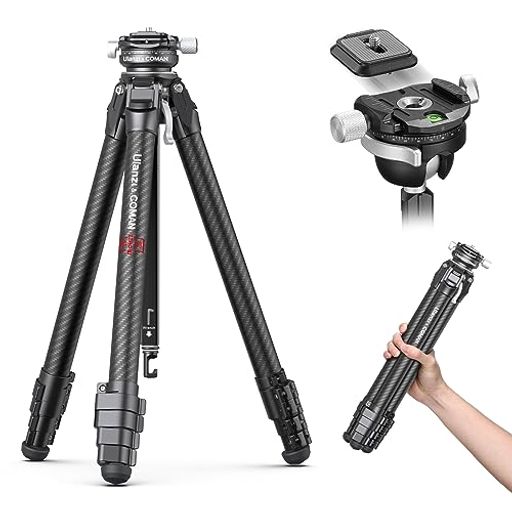 【コンパクトデザインカーボン三脚】ZEROY三脚はフルカーボンファイバー製で、CNC精密加工、サンドブラスト仕上げにより、ビンテージな質感を演出しています。金属部品には航空機用アルミニウム合金を採用し、堅牢で安定した構造になっています。また、中心軸には荷物を掛けるためのフックを備えていて、最大耐荷重18kg。三脚重量は1kgと、まさに安定した軽量化を実現しています。 【パノラマ撮影自由雲台】雲台には3つの調整モードがあります。1.水平調整:水平方向に360°調整できます。2.ノブを引くと、20°の微調整ができます。3.中心軸を少し上げると、360°調整でき、水平撮影と垂直撮影を切り替えて撮影することができます。また、アルカのクイックリリース、水準器、360°パノラマスケールを装備し、アングル調整時の精度を高めています。最大積載重量は5kgです。 【5段階伸縮優れた安定性】ZEROY三脚は39.7cmから157cmまで5段階伸縮で多場景に適用。