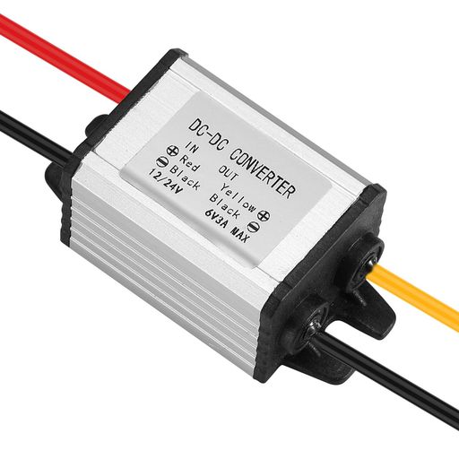 広入力電圧対応: DC 8-30Vの広範囲な入力電圧に対応。車載バッテリー(12V/24V)や太陽電池パネルなど、様々な電源から安定した6V 3A 18Wの出力を得られ、ロボット工学、モーター、カーオーディオ、LED照明など多様な用途で活躍します。 高信頼性の保護機能: 短絡保護・過熱保護・過電流保護・逆接続保護を内蔵。万一のトラブルから貴重な接続機器やコンバーター自体を守り、安心してご利用いただけます。短絡時は自動で出力を停止し、復旧後は正常に動作します。 優れた耐久性と取り付けやすさ: IP67等級の防水・防塵性能で、埃や湿気、衝撃に強く、過酷な環境下でも安定動作。コンパクトで薄型のデザインにより、狭いスペースにも簡単に設置可能です。 高効率で安定した性能: 先進の同期整流技術を採用し、電力損失を抑えた高変換効率を実現。発熱を抑制し、長時間連続しても安定した6V出力を供給する、信頼性の高い性能が特徴です。 多岐にわたる応用先: 新エネルギー機器、監視システム、バスやトラックの表示板、無線機、DIY装置など、安定した6V電源を必要とする幅広い電子機器やプロジェクトに広くご利用いただけます。