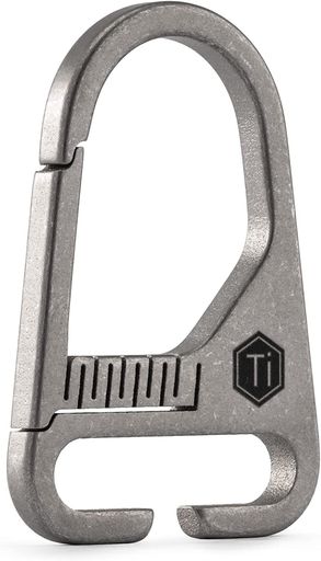 【超強丈夫タイプ】カラビナクリップは丈夫なTi-6al-4vチタン合金と2重の厚手のナイロンウェビングでできており、鍵やその他のEDCアクセサリーを収納できる頑丈なステンレス製のキーリングが付いています。それは非常によく構築され、安全で、強い引っ張りに耐え、重量を保持するのに十分な強度があります