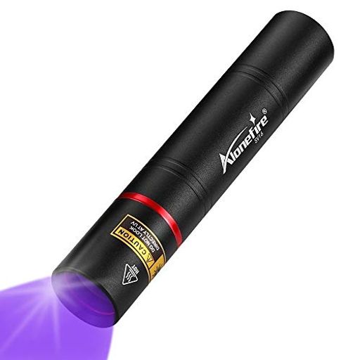 高品質の365nmUV LEDを光源として使用し、出力は5ワットであるため、一部の業務用の業務用紫外線懐中電灯になります。 環境からの外光を遮断できる硬質強化ブラックフィルター光学レンズを搭載し、可視光が非常に少ないため、紫外線がより純粋になります ボディケースには高品質のアルミ合金を採用し、放熱性能を大幅に向上させ、懐中電灯の信頼性と耐久性を高めています。 USB充電式をサポートし、コンピューター、電源バンク、電源アダプター、車から懐中電灯を簡単かつ便利に充電できます。 充電式大容量電池を含む 内蔵の充電式バッテリー、ブラックライトは逆充電機能をサポートし、緊急時に携帯電話を充電するためのパワーバンクとして使用できます