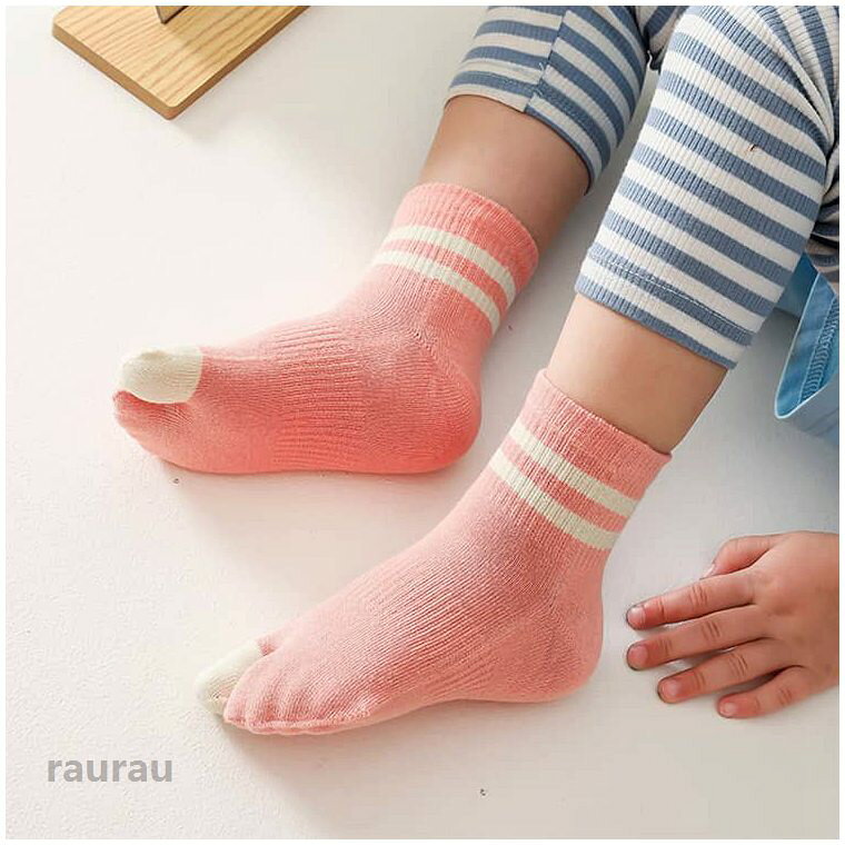 らうる 楽天市場店のキッズ 靴下 ワンポイント キッズ 足袋ソックス 黒 5足組 二本指ソックス 白 2本指靴下 綿 くるぶし 子供用靴下 コットン 男の子 女の子 クルー丈 スポーツ ジュニア 小学生 こども くつ下 幼稚園 くつした シンプル かわいい 通園 通学 運動会 キッズ 小学校｜アングル2