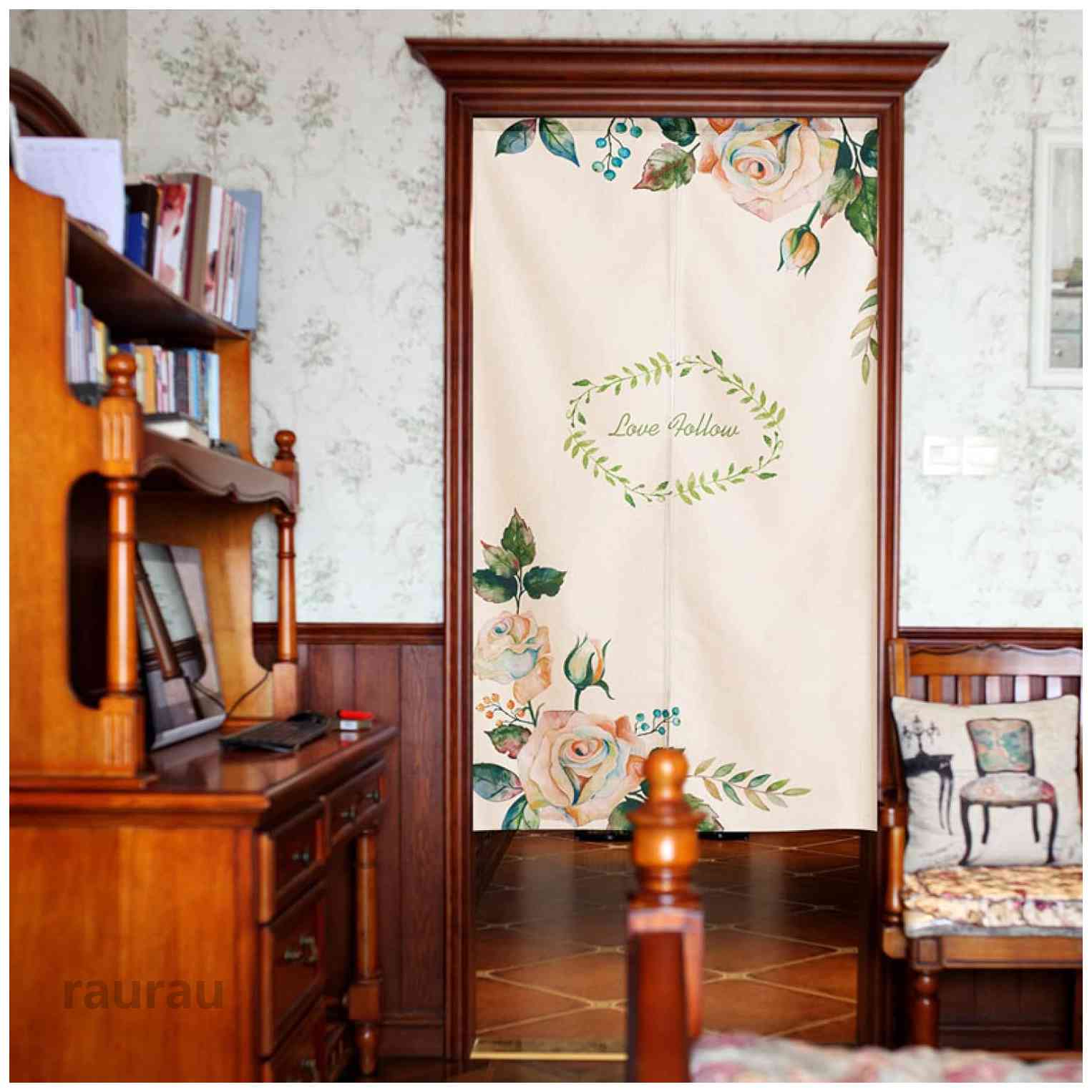 　　　◆◇◆売れている秘密◆◇◆【のれんサイズ】約：65*90cm、70*90cm、75*90cm、80*90cm、85*90cm、70*120cm、75*120cm、80*120cm、85*120cm、90*120cm、70*150cm、75*150cm、80*150cm、85*150cm、90*150cm、 素材: ポリエステル　吸水性や通気性がよく夏涼しく冬温かい。生地がしっかり質感あり、手触りがいいし、丈夫で長持ちします　・ 内容：1枚入り＋突っ張り棒1本付き ご来店ありがとうございます。注文後、3-5日で出荷されます。8-13日に届く予定です。休暇、税関検査、悪天候など場合、お届け予定日を納期する可能です。【耐久性】ポリエステル生地がしっかり質感あり、丈夫で長持ちします。一年中にはバッチリです。柔らかくて厚い質感と同時に色も落ち着いて、四季兼用なものです。【遮光拔群】のれんは遮光素材ですので、紫外線と日光を遮断するとともにプライバシーをきちんと守られます。◆光を取り入れたい方にお勧めです。部屋の温度も守ります。【デザイン】ポリエステルの生地に落ち着いた植物柄がプリントされたリラックスできるのれん。キッチンやダイニングはもちろん、お部屋の間仕切りやタペストリーとしても! これ1枚で癒しの空間へ。【適用場所】 エレガントな雰囲気で遮光の同時にお部屋を彩ります、和室の障子の所に、台所の入り口に、お風呂の通りと玄関の目隠しや、洋室の洗面所、料理屋の廊下もおすすめです。 リビング、居間、玄関、和室、洋室、廊下にといろいろな場所にかけられる品の良い高級のれんです。居酒屋、リビング、居間、玄関、廊下、和室、洋室などにかけられても似合い、料理屋などの店舗にも良く似合います。 新築祝い、改築祝い、結婚祝い、引越し祝い、転居祝い、開店祝い、父の日、母の日、敬老の日、新年等のプレゼントにも喜ばれる商品です。【コンパクトに清潔に収納】使用しないとなった時には、コンパクトに折りたたんで収納できます。柔らかい生地でできているので誰でも簡単に折りたためます。「洗濯可能なので、いつでも清潔！」また、ネットを使えば洗濯機で丸洗いができるので、いつでも清潔に保てます。　　　◆◇◆注意事項◆◇◆ご覧のモニターの環境、撮影環境により実物と色味が異なって見える場合がございます。湿った状態で他のものと擦り合わせると色が移る恐れがあります。濃色品の洗濯時は、白色、淡色と分けて洗ってください。のれん ローズリング 花 おしゃれ ロング 暖簾 洗濯可 突っ張り棒付き 和風 いちご 苺 果物柄 暖簾 室内インテリア 70*90cm 部屋仕切り LX 北欧 シンプル おしゃれ 綿麻 ショート丈 "メーカー希望小売価格はメーカーカタログに基づいて掲載しています