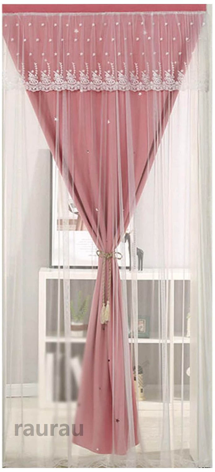 　　　◆◇◆売れている秘密◆◇◆■【仕様】商品サイズ（幅×丈）80*180cm 80*190cm 80*200cm 80*210cm 80*220cm 90*180cm 90*190cm 90*200cm 90*210cm 90*220cm 100*180cm 100*190cm 100*200cm 100*210cm 100*220cm 70*100cm 80*120cm 90*120cm 100*120cm ※フックなどは不要です。マジックテープのデザインで、突っ張り棒はは付属致しません。■【素材】やや光沢があるポリエステル生地に、環境にやさしい染料を使って、高品質なインクジェットプリント。しっかりとした材質と質感、丈夫で長持ち。【雰囲気】北欧調、おしゃれ、モダンな柄で、お部屋をおしゃれでモダンな空間に演出します。■【かわいいレース】上品で軽やかな印象を与えてくれるレースカーテンはお部屋の雰囲気づくりに一役買ってくれます。程よく光を取り込んでくれるので明るいお部屋に。どんなお部屋とも調和しやすいレースの小窓カーテン。気になるところに合わせてお買い求めください。 海外発送のため、通常7-10日でお届けできます。特別な事情（雪災害、税関検査など）の場合、納期が遅れますので、ご理解いただければ幸いです。■【コンパクトに清潔に収納】使用しないとなった時には、コンパクトに折りたたんで収納できます。柔らかい生地でできているので誰でも簡単に折りたためます。また、ネットを使えば洗濯機で丸洗いができるので、いつでも清潔に保てます。■【用途】いろいろな場所に使えます：「リビングの断熱に」「窓回りの断熱に」「お部屋の間仕切りに」「キッチンの目隠し」「階段からの冷気・暖気遮断」「脱衣所・更衣室の目隠し・防寒」「玄関の目隠し・空気の入れ替え時」「玄関や入り口のドアを代わりに」「オフィスやビルなどのガラス張りの高遮光、ブラインド代わりに」「お風呂の仕切りに」　　　◆◇◆注意事項◆◇◆ご覧のモニターの環境、撮影環境により実物と色味が異なって見える場合がございます。湿った状態で他のものと擦り合わせると色が移る恐れがあります。濃色品の洗濯時は、白色、淡色と分けて洗ってください。冷気遮断 間仕切りカーテン 90*180cm ロングのれん ロング丈 間仕切りカーテン 北欧 カーテン のれん レース 2重のれん 目隠し 断熱 階段 台所 寝室 洗面所 カラー 玄関 台所 リビング "メーカー希望小売価格はメーカーカタログに基づいて掲載しています