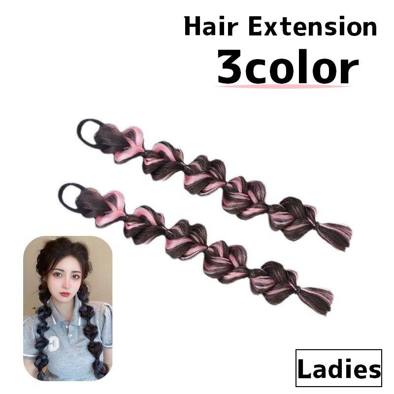 ヘアゴムタイプで簡単装着できる三つ編みエクステ(左右1ペア)です。普段使いとしてはもちろん、コスプレアイテムとしても◎ 【カラーについて】生産ロットにより柄の出方や色の濃淡が異なる場合がございます。お使いのモニターや撮影時の光の加減などにより画像と実際の商品のカラーが異なる場合もございます。予告なしにカラーやデザインなどの変更がある場合もございます。