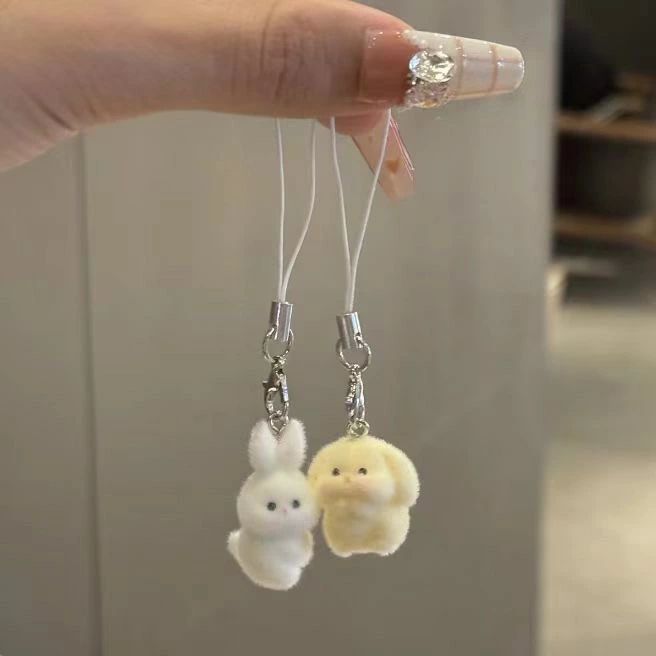 乐天商城 - 2点セット フロッキー フロック うさぎ ウサギ 兎 おもろい アニマル かわいい ミニチュア グッズ ストラップ キーホルダー プレゼント ギフト ファー オシャレ バッグチャーム 小さい ストラップ ふわふわ キュート コンパクト 癒しグッズ