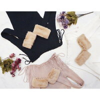 Raylily(レイリリー)袖ファー付きラウンドネックリブニット
