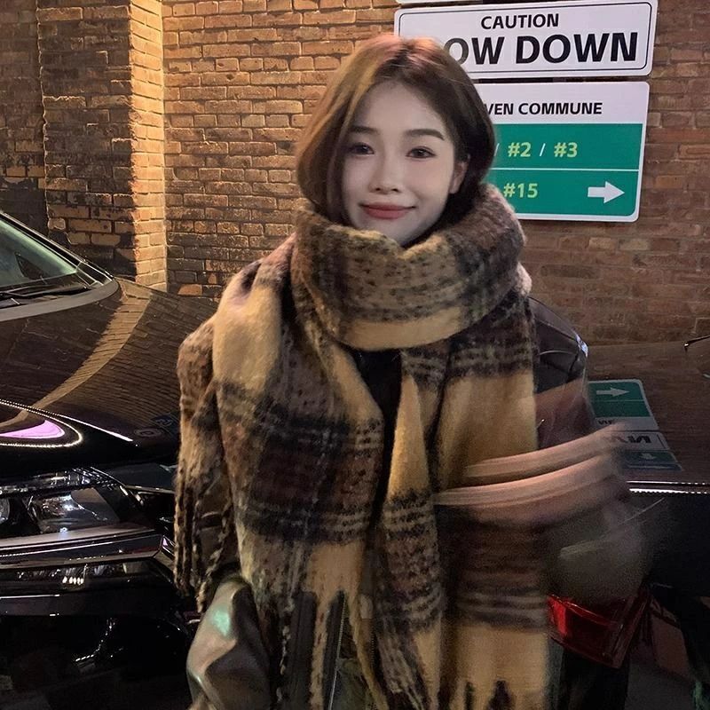 商品説明 ご注意 品質表示タグはフリンジ部分の仕様に準じて「洗濯不可」と表記されていますが、フリンジ部分を避けての洗濯は可能です。 ・ただし、素材の特性上、ほつれの原因になりますので、フリンジ部分の洗濯はお避けください。 ・蛍光洗剤の入って...