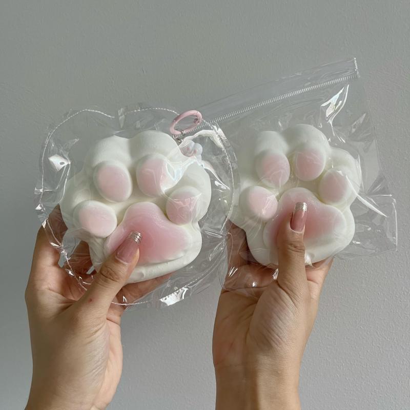 【2026最新】スクイーズ グッズ 握るおもちゃ 猫 ねこ アイス ぺんぎん くま ぷにぷに もちもち 癒しグッズ ストレス解消 低反発 柔らかい キーホルダー付き かわいい 動物 おしゃれ プレゼ rbhonpo-10147980 RB本舗 サンプル画像2