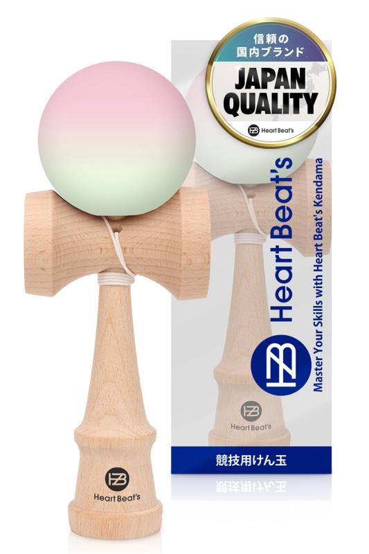 【モダンなパステルカラー 競技用けん玉】 けん玉 剣玉 けんだま Kendama ミスティカルパステル PK/YGR [Heart Beat’s]【技が決まる競技用けん玉】✅ Heart Beat's けん玉は、技の決まりやすさを追求した高品質な競技用けん玉です。初心者から競技志向者、幼児・小学生、子供からお年寄りまで幅広いレベルの方にお楽しみいただけます。基本技から応用技まで、多彩な技に挑戦できる設計です。✅特殊マットコーティングにより、グリップ力とクッション性が高まり、球が止まりやすくなります。✅ツートンカラーにより球の動きや回転を目で追いやすく、技の成功率が高まります。✅大きな開口部により、けん先の挿入が容易になり、技の精度がさらに向上します。【心和むパステルの彩り ミスティカルパステルけん玉】✅伝統的な民芸品・けん玉におしゃれでモダンなパステルカラーで彩られた心和むデザインの剣玉です。 柔らかな色合いは集中力を持続させ、長時間の練習に最適です。また、リラックスして楽しめるため、ストレス解消にも効果的です。✅選べる7カラー。7つの鮮やかなカラーバリエーションからお選びいただけます。どの色もスタイリッシュで、練習やプレイの時間をより一層楽しく演出します。あなたのプレイスタイルにマッチしたお気に入りのカラーを見つけてください。【初心者にも使いやすい学童けん玉】✅耐久性とバランスに優れ、初心者でも技が習得しやすいサイズの設計です。けん玉は子どもの運動能力の発達、集中力向上に役立つ玩具です。遊びながらお子様の成長をサポートします。【自宅で気軽にフィットネス】✅けん玉は指先や膝の運動が認知症予防やストレス解消に効果的で、認知機能や運動能力の向上が期待できる手軽なフィットネスとして注目されるアイテムです。 楽しみながらストレス解消と健康増進が図れ、心身のリフレッシュにも最適です。お子さまから大人まで、ご家族みんなで楽しめます。競技会やパフォーマンスなど、様々なシーンで活躍できる一品です。【信頼のジャパンクオリティ】✅企画・設計から品質管理まで、すべて日本品質。日本人スタッフの管理のもと、厳選した海外工場で生産し、国内検査工場で全数検査を実施。信頼の品質をお届けします。✅剣玉は老若男女問わず楽しめる日本の伝統文化の一つです。心地よい木製の感触と美しいデザインは、ギフト、プレゼントとしてもオススメです。今では海外の方にも「kendama」として人気のプレゼントです。✅生産国：中国，木材：ブナ，サイズ：全長18cm，付属品：替え糸