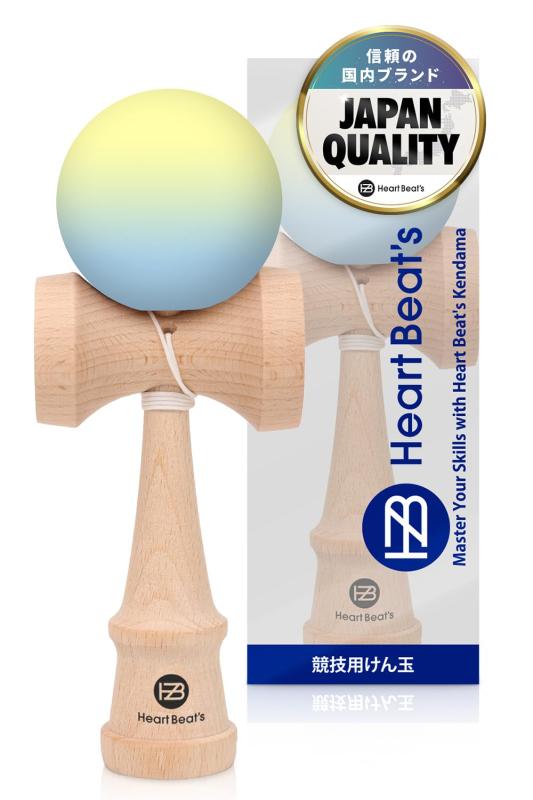 【モダンなパステルカラー 競技用けん玉】 けん玉 剣玉 けんだま Kendama ミスティカルパステル LYL/LBL [Heart Beat’s]【技が決まる競技用けん玉】✅ Heart Beat's けん玉は、技の決まりやすさを追求した高品質な競技用けん玉です。初心者から競技志向者、幼児・小学生、子供からお年寄りまで幅広いレベルの方にお楽しみいただけます。基本技から応用技まで、多彩な技に挑戦できる設計です。✅特殊マットコーティングにより、グリップ力とクッション性が高まり、球が止まりやすくなります。✅ツートンカラーにより球の動きや回転を目で追いやすく、技の成功率が高まります。✅大きな開口部により、けん先の挿入が容易になり、技の精度がさらに向上します。【心和むパステルの彩り ミスティカルパステルけん玉】✅伝統的な民芸品・けん玉におしゃれでモダンなパステルカラーで彩られた心和むデザインの剣玉です。 柔らかな色合いは集中力を持続させ、長時間の練習に最適です。また、リラックスして楽しめるため、ストレス解消にも効果的です。✅選べる7カラー。7つの鮮やかなカラーバリエーションからお選びいただけます。どの色もスタイリッシュで、練習やプレイの時間をより一層楽しく演出します。あなたのプレイスタイルにマッチしたお気に入りのカラーを見つけてください。【初心者にも使いやすい学童けん玉】✅耐久性とバランスに優れ、初心者でも技が習得しやすいサイズの設計です。けん玉は子どもの運動能力の発達、集中力向上に役立つ玩具です。遊びながらお子様の成長をサポートします。【自宅で気軽にフィットネス】✅けん玉は指先や膝の運動が認知症予防やストレス解消に効果的で、認知機能や運動能力の向上が期待できる手軽なフィットネスとして注目されるアイテムです。 楽しみながらストレス解消と健康増進が図れ、心身のリフレッシュにも最適です。お子さまから大人まで、ご家族みんなで楽しめます。競技会やパフォーマンスなど、様々なシーンで活躍できる一品です。【信頼のジャパンクオリティ】✅企画・設計から品質管理まで、すべて日本品質。日本人スタッフの管理のもと、厳選した海外工場で生産し、国内検査工場で全数検査を実施。信頼の品質をお届けします。✅剣玉は老若男女問わず楽しめる日本の伝統文化の一つです。心地よい木製の感触と美しいデザインは、ギフト、プレゼントとしてもオススメです。今では海外の方にも「kendama」として人気のプレゼントです。✅生産国：中国，木材：ブナ，サイズ：全長18cm，付属品：替え糸