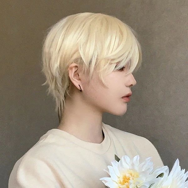 セット内容&nbsp;✽.*꙳ 短髪フルウイッグ/ヘアネット「ポニーテール」オブション：別途料金1980円【※こちらの商品は、個人差等ございますので、商品ご到着後、お客様ご自身より手くしやカット等多少の調節が必要な場合もございます。】「記載のないアクセサリー　小物等は付属しません」 大事なお知らせ&nbsp;✽.*꙳ #よくみて #コピーガード対策品 #TODOKANAI #サイズ違い #ABUNAI #やばい #コピー商品 ＃パクり ＃ニセモノ 素材&nbsp;✽.*꙳ 高温耐熱ファイバー カラー&nbsp;✽.*꙳ ゴールド サイズ (cm)&nbsp;✽.*꙳ フリーサイズ※表記寸法と実寸値の多少の誤差はご容赦ください。 送料&nbsp;✽.*꙳ ★1点 880円(北海道・九州・沖縄・離島除く)商品を複数ご注文の場合の送料は、下記の表を参照してください。 ※SALE品など、他商品との同梱発送不可の商品と合わせてご購入の場合、送料の計算が異なりますのでご注意ください。 注意事項&nbsp;✽.*꙳ ●ページの閲覧環境によって、掲載写真と実際の商品の色合いが異なる場合があります。 ●モデルに小物を使う場合がございますが、商品に含まれませんので、セット内容をご確認ください。 ●製造過程・出荷過程の間に出来た細かなキズ・折りジワ・ヨゴレなどある場合がございます。細かい部分まで気になさる方は、ご購入をご遠慮ください。 ●商品の仕様は、製造元の都合により予告なく変更や突然の欠品等で商品手配の遅れや手配ができない場合がございます。 ●お届けした商品に不備がございましたら、お届け後5日以内にご連絡ください。早急に対応させていただきます。なお期日を過ぎた場合はお受け致しかねます。 ●土日祝祭日のご注文およびお問い合わせへの弊社からのご連絡は、翌営業日となります。 ●海外製品のため、詳細タグなし。 ●配送の関係上、ラッピング対応は受け付けておりません。 &nbsp;&nbsp;会社・学校・団体でご購入のお客様 発送の際、ご担当者様のお名前（フルネーム）が必要となります。 登録情報のお名前を、会社名や団体名のみでご登録されている場合、ご登録名をご担当者様のお名前にご変更していただくか、【備考欄】にフルネームでご記入願います。 【納品書や領収書につきまして】 当店では個人情報保護及び環境保全の為ペーパーレス化に取り組んでおりますので、お届けのお荷物に納品書（お買上明細書）は同封しておりません。ご了承くださいませ。 ご希望の場合、ご注文時【備考欄】にご記入願います。PDFファイルをメールにて添付いたします。 &nbsp;&nbsp;返品・交換・キャンセルについて サイズ間違い・イメージ違いなど、お客様都合によるキャンセルやご交換は原則として承っておりません。返品ルールに関しましては、リンク先ページをご覧の上、お気軽にお問い合わせください。 SIMILAR COLOR ゴールド 金色
