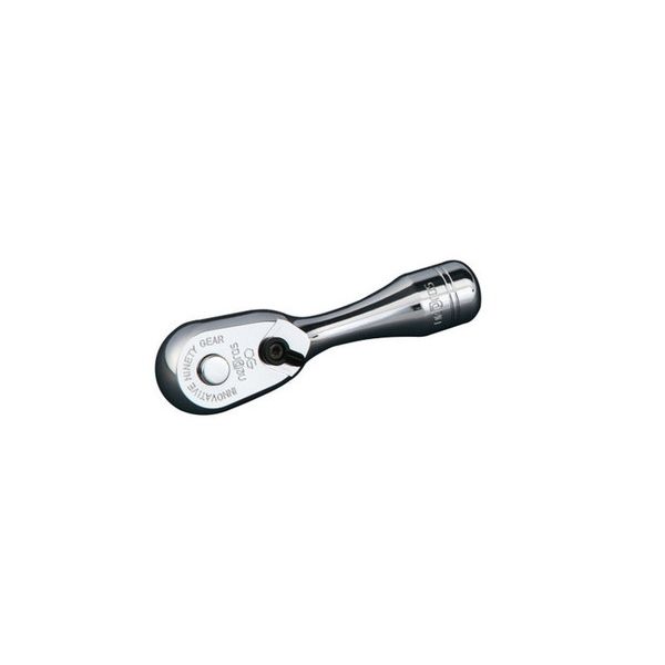 【商品詳細】●9.5SQ●ギア数：90●6.3sq.のラチェットハンドル本体に9.5sq.ドライブを組み込んだコンパクトタイプのラチェットハンドルです。●90ギア、送り角4°、7段クロウの精密な駆動機構をコンパクトなヘッドに凝縮しました。●プッシュボタンを押さない限り不用意にソケットが外れない「ユニオン機構」を採用しています。●プッシュボタンは押しやすい凸形状です。●指がかかりやすいようレバーは3次元形状で、操作性の向上を実現しました。●リペアキットおよび補修部品を設定しています。●送り角度：4°●ヘッド部幅(B；mm)：22●ハンドル径(φ；mm)：15●ヘッド部厚み(T；mm)：11●全長(L；mm)：80●質量（g)：90※破損や空転の原因になりますので、左右の切替レバー操作は確実に行ってください。●リペアキット品番：NBRC390-K、NBRC390-TK【代引きについて】こちらの商品は、代引きでの出荷は受け付けておりません。【送料について】北海道、沖縄、離島は送料を頂きます。【配送について】お届け日時指定不可の商品となります。あらかじめご了承ください。