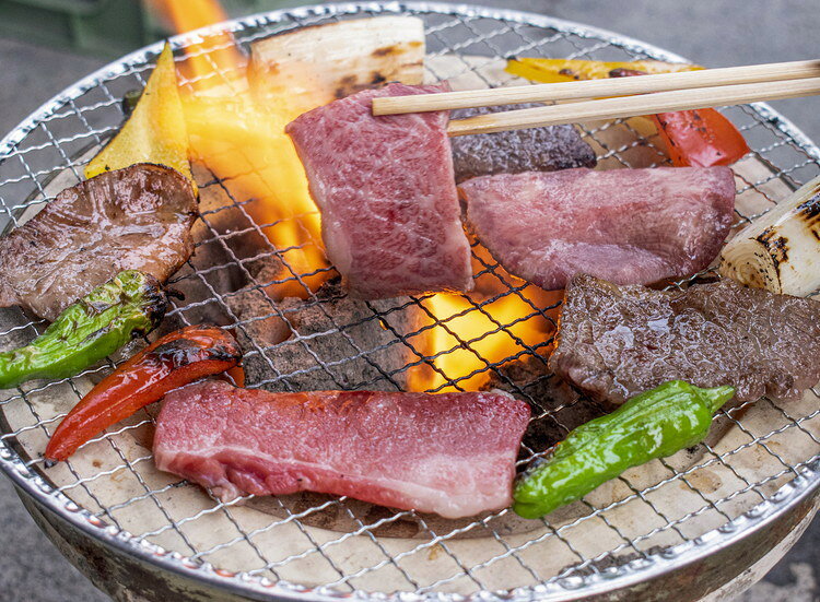 リコメン堂のお中元 群馬 赤城牛のとりやま 赤城和牛焼肉食べ比べ ギフト 産直 ご当地グルメ 熨斗 贈り物 のし対応 (代引不可)【送料無料】｜アングル2