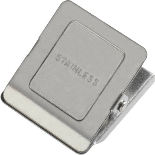 特長●100％ステンレス製なのでサビに強いです。●強力ゴム磁石が付いているので、スチール製の机やロッカーみ使用できます。用途●机やロッカー、冷蔵庫等の資料整理に。仕様●色：シルバー●縦(mm)：42●横(mm)：36●保持枚数(枚)：約70仕様2●高さ：23mm材質／仕上●ステンレス●ゴム磁石注意●精密機械、磁気製品、磁気カードには近づけないでください。●裏面の金属で被接地面を傷つけることがありますのでご注意ください。●接地面条件により耐荷枚数がもたない場合がありますのでご注意ください。原産国：日本【代引きについて】こちらの商品は、代引きでの出荷は受け付けておりません。【送料について】北海道、沖縄、離島は送料を頂きます。