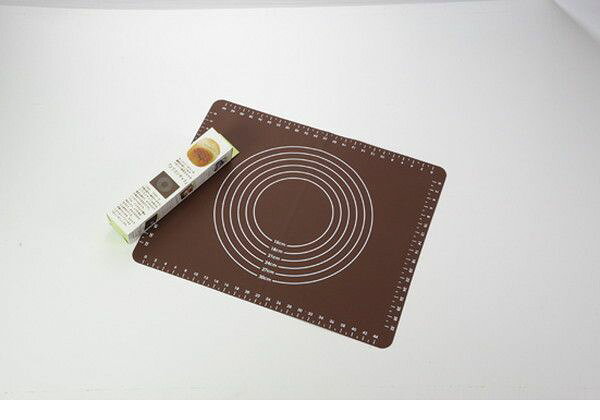 リコメン堂のヨシカワ シリコンマット SJ1455 ホームベーカリー倶楽部 50×40×0.1cm ブラウン たためて便利 パン作り こね台 パスタ 生地作り ピザ 麺 お菓子作り 製菓 シリコンシート【送料無料】｜アングル2
