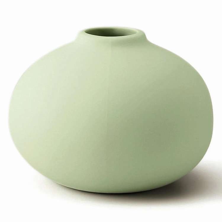 【商品説明】小ぶりなサイズのフラワーベースは、お花初心者にもおすすめです。お気に入りの草花を一、二輪挿すだけで、雰囲気良く飾ることができます。素材は、マットな質感の陶器です。水アカなどが目立たないのも嬉しいポイントです。ニュアンスのあるカラーと愛らしいフォルムだから、インテリアとしても楽しめます。生産国:中国素材・材質:陶器商品サイズ:直径9.5×高さ7cm重量:120g【代引きについて】こちらの商品は、代引きでの出荷は受け付けておりません。【送料について】北海道、沖縄、離島は送料を頂きます。