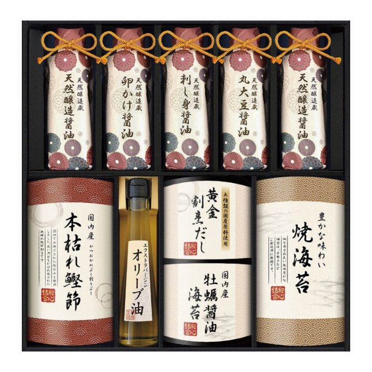 【商品詳細】昔ながらの天然蔵でじっくりと熟成し作られたお醤油と、味付け海苔や鰹節などをセットにした日本の心が感じられるギフトセットです。原材料:天然醸造醤油：脱脂加工大豆（インド製造又はアメリカ製造）、小麦、食塩、大豆/アルコール卵かけ醤油：しょうゆ（国内製造）（本醸造）、みりん、糖類（果糖ぶどう糖液糖、砂糖）だし（鯖節、鰹節、昆布）、食塩/アルコール、調味料（アミノ酸等）刺し身醤油：脱脂加工大豆（インド製造又はアメリカ製造）、食塩、小麦、糖類（砂糖、果糖ぶどう糖液糖）、醸造酢、みりん、大豆/アルコール丸大豆醤油：大豆（国産）、小麦、食塩/アルコール本枯れ節：かつおのかれぶし（鹿児島県製造）焼海苔：乾海苔（国内産）黄金割烹だしパック：かつお節（国内製造）、むろあじ節（国内製造）、いわし煮干（国内製造）、昆布（北海道）、椎茸（日本）牡蠣醤油海苔：乾のり（有明海産）、砂糖、醤油、食塩、かきエキス、米発酵調味料、酵母エキス、かつおエキス、えびエキス、昆布エキス/調味料（アミノ酸等）、アルコールエクストラバージンオリーブオイル：食用オリーブ油（スペイン産）アレルゲン:小麦・えび・さば・大豆商品区分:食品内容量:醤油200ml(卵かけ・刺身・丸大豆各1本・天然醸造2本)・牡蠣醤油海苔(8切6枚)・焼海苔(全型3枚)・本枯れ鰹節(2g×3袋)各1袋・黄金割烹だしパック8g×4袋・エクストラバージンオリーブオイル100g×1本製造国:日本賞味期限:製造日より常温約360日※別途パッケージ記載保存方法:常温【送料について】北海道、沖縄、離島は送料を頂きます。